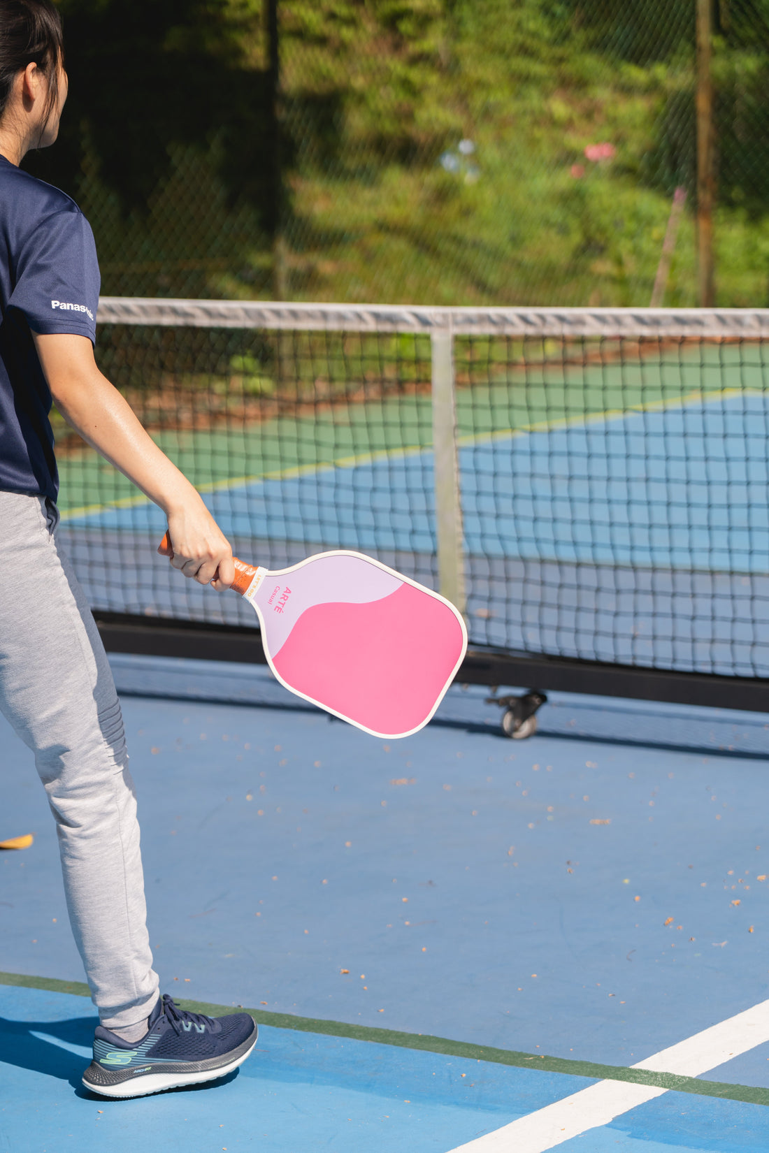 How to choose a pickleball paddle for beginners
